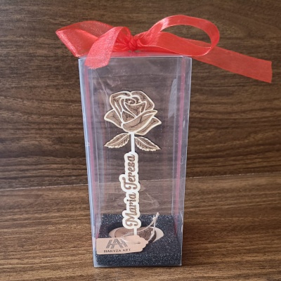 Rosa con Nome inciso